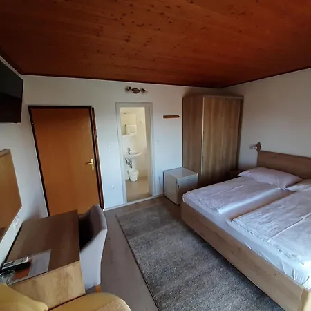 Bed & Breakfast & Miljenka Matusan Rab Town