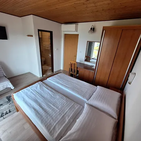 Bed & Breakfast & Miljenka Matusan Rab Town